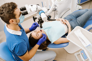 a dentist performs routine dental exams in texas